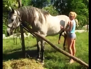 alice with horse 1